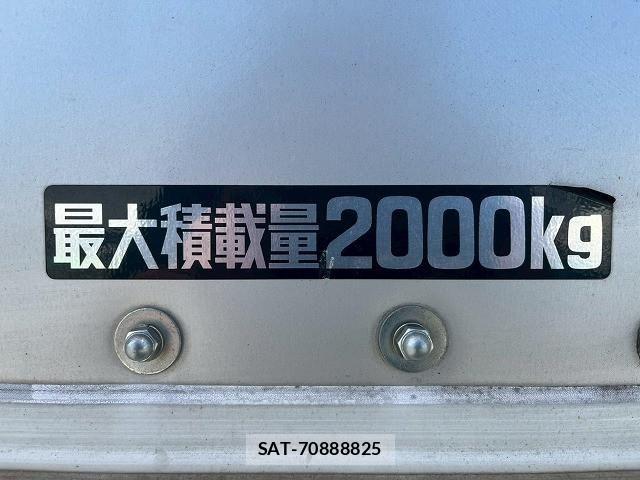Hino DUTRO 2022-03 6675759-17
