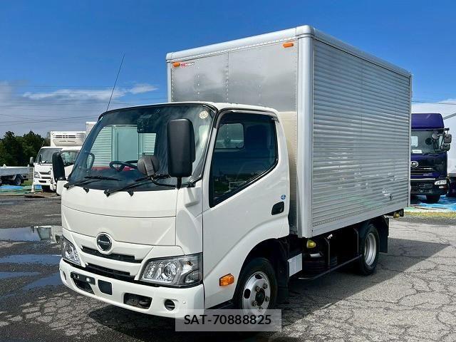 Hino DUTRO 2022-03 6675759-1