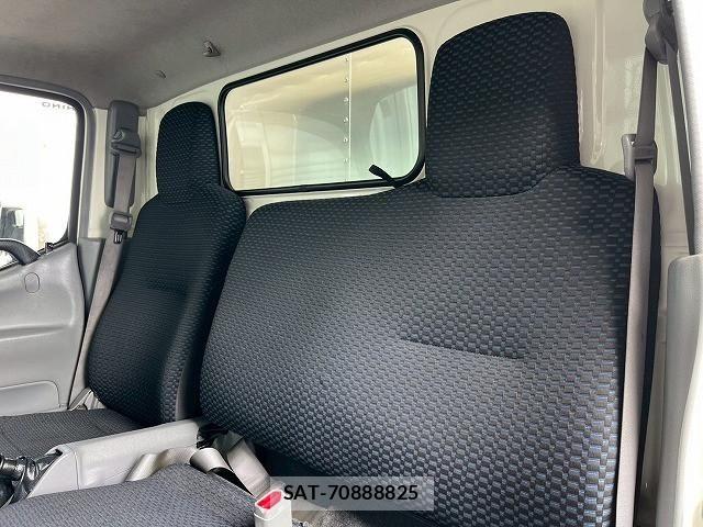 Hino DUTRO 2022-03 6675759-20