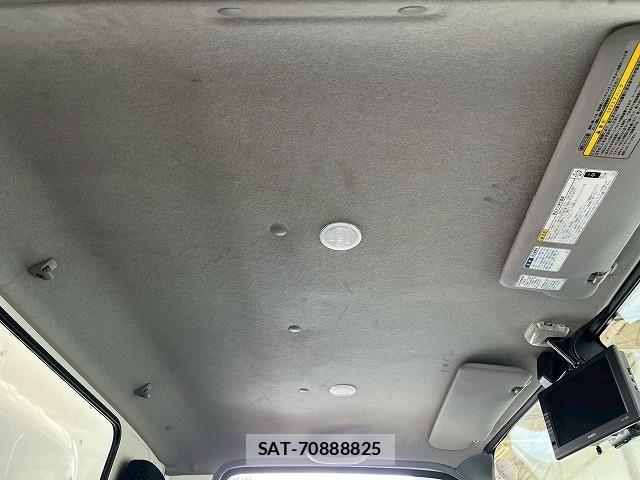 Hino DUTRO 2022-03 6675759-21