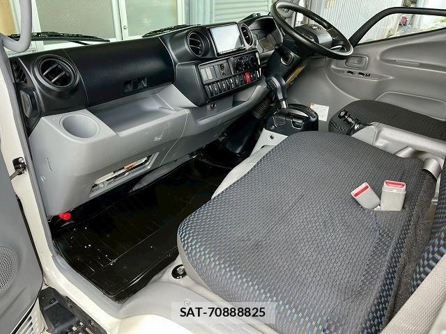 Hino DUTRO 2022-03 6675759-23