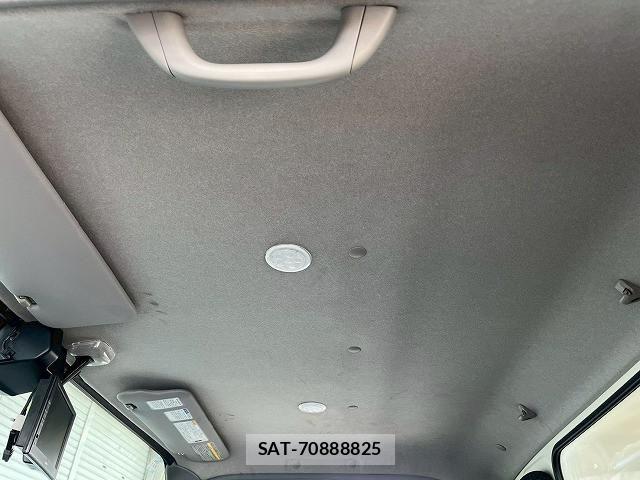 Hino DUTRO 2022-03 6675759-25