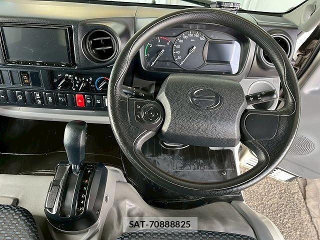 Hino DUTRO 2022-03 6675759-26