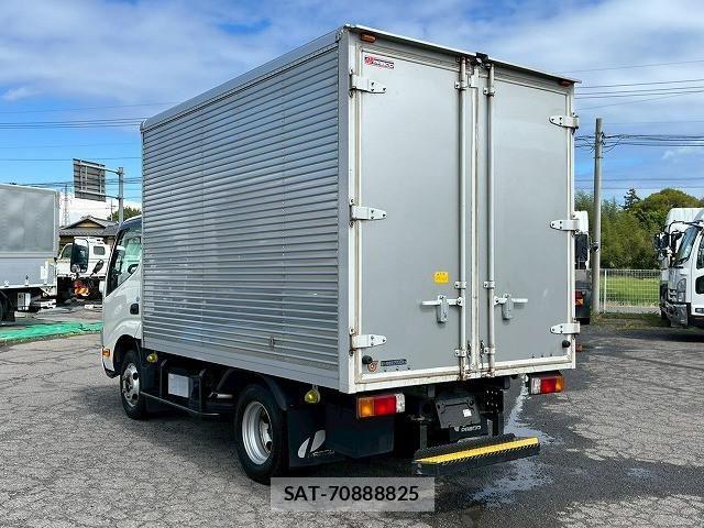Hino DUTRO 2022-03 6675759-8