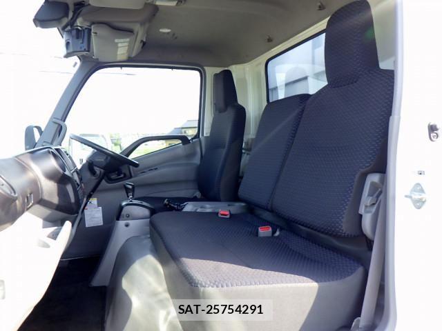 Hino DUTRO 2019-09 6675749-10