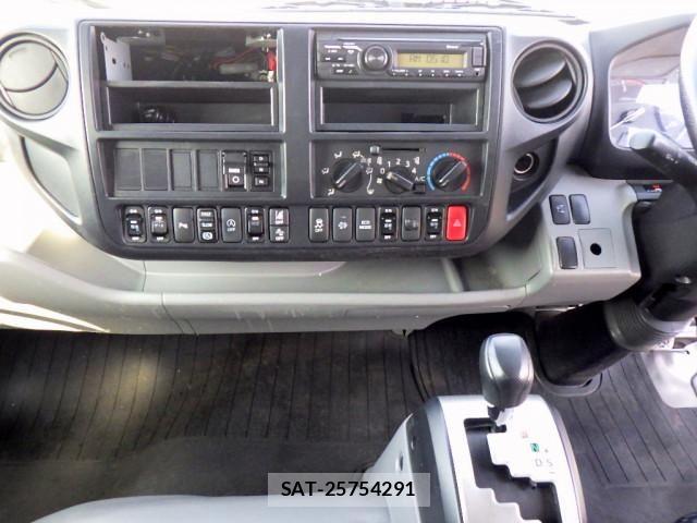 Hino DUTRO 2019-09 6675749-12
