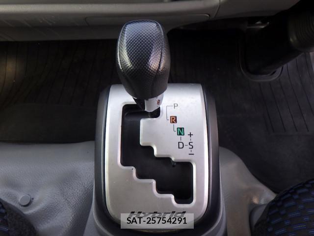 Hino DUTRO 2019-09 6675749-13
