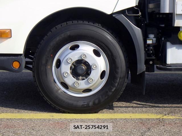 Hino DUTRO 2019-09 6675749-16