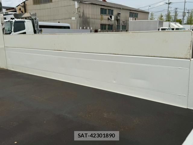 Hino DUTRO 2019-10 6675755-12