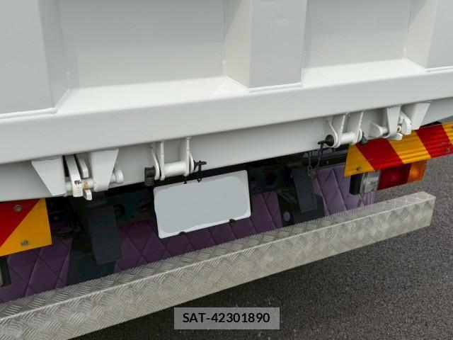 Hino DUTRO 2019-10 6675755-18