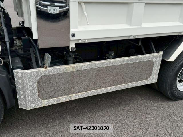 Hino DUTRO 2019-10 6675755-19