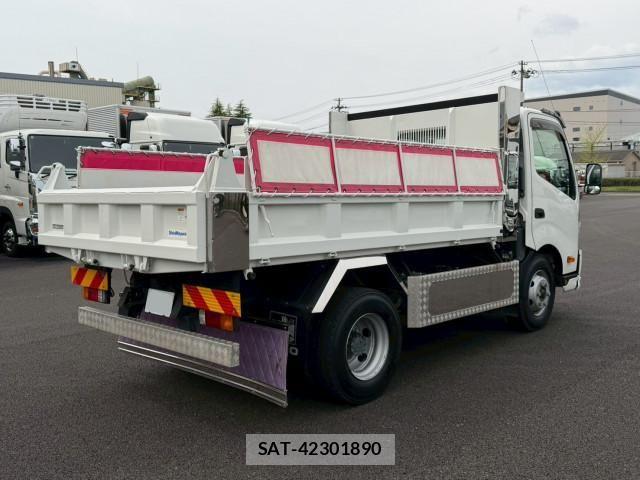 Hino DUTRO 2019-10 6675755-3