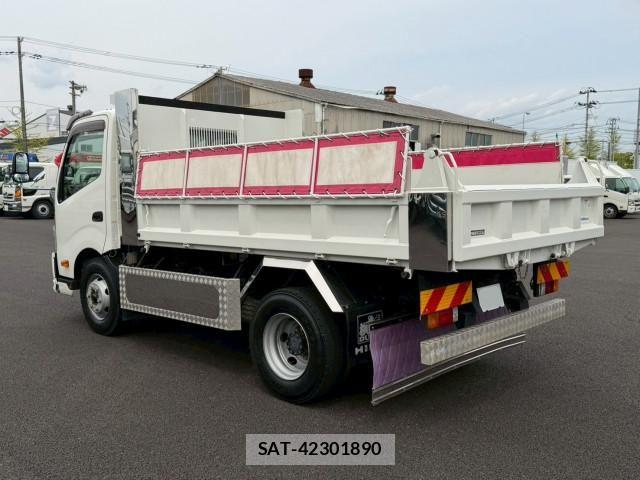 Hino DUTRO 2019-10 6675755-5