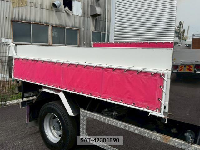 Hino DUTRO 2019-10 6675755-8