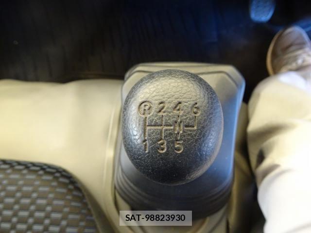 Hino DUTRO 2024-02 6675754-18