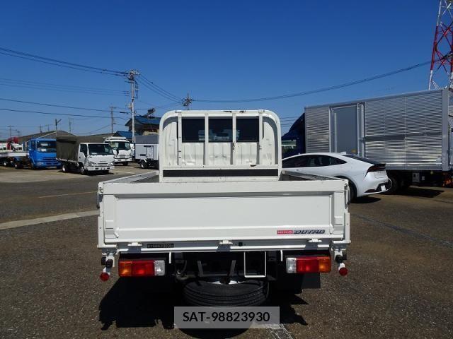 Hino DUTRO 2024-02 6675754-4