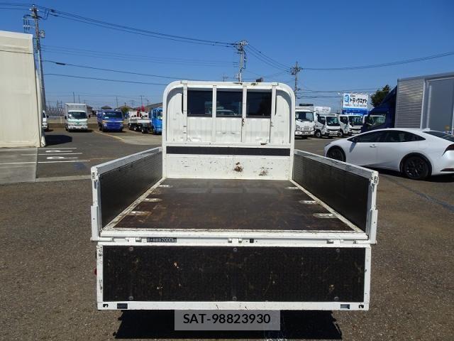 Hino DUTRO 2024-02 6675754-5