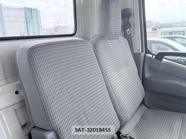 Hino DUTRO 2012-01 6675762-26