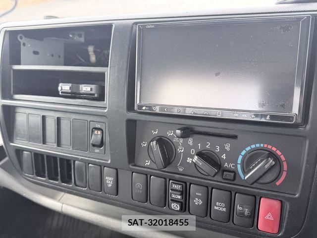 Hino DUTRO 2012-01 6675762-29