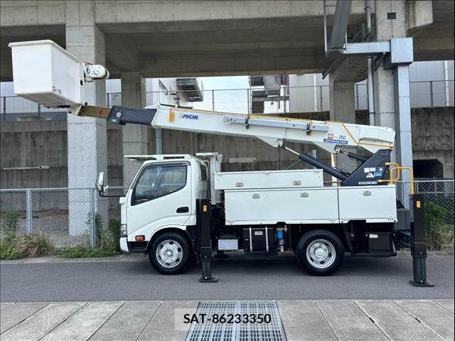 Hino DUTRO 2021-06 6682643-8