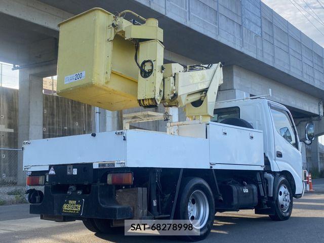Hino DUTRO 2006-09 6682645-16