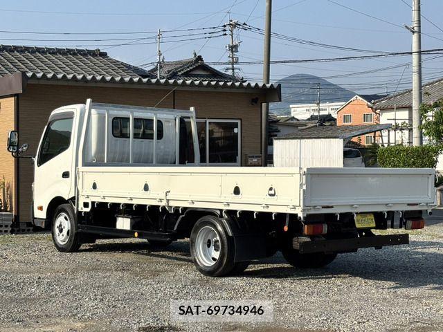 Hino DUTRO 2012-10 6682644-11