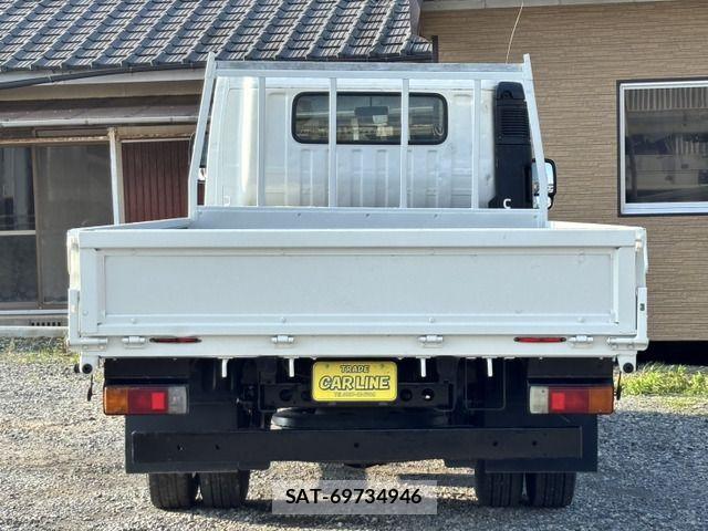 Hino DUTRO 2012-10 6682644-12