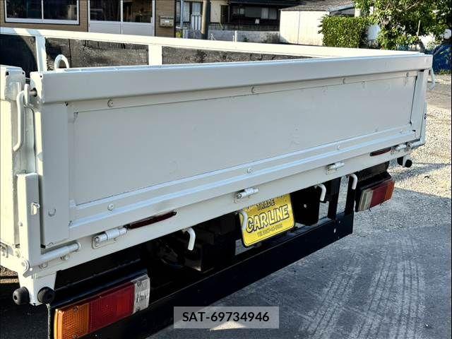 Hino DUTRO 2012-10 6682644-26