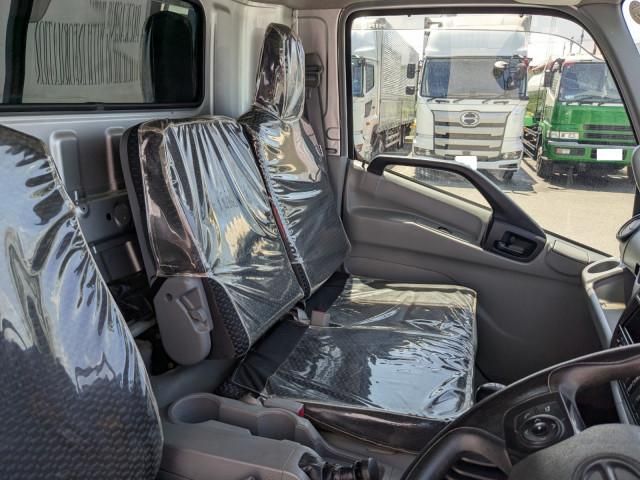Hino DUTRO 2021-02 6689548-23