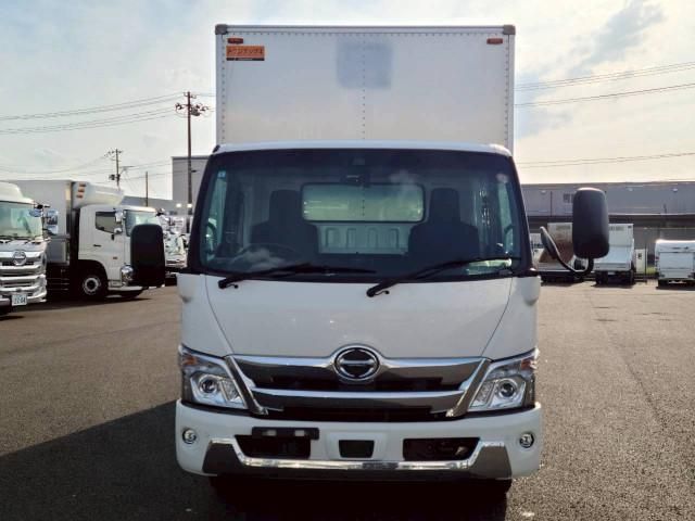Hino DUTRO 2020-05 6689545-1