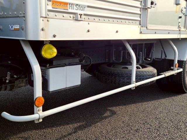 Hino DUTRO 2020-05 6689545-22
