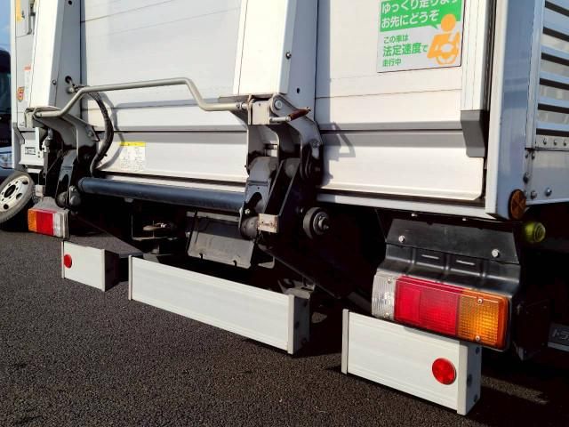 Hino DUTRO 2020-05 6689545-23