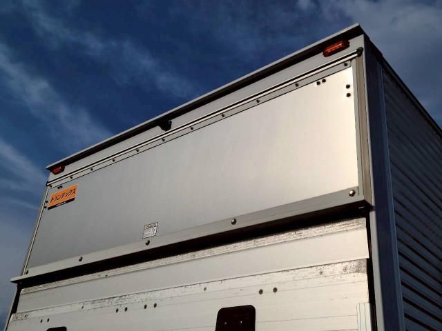 Hino DUTRO 2020-05 6689545-25