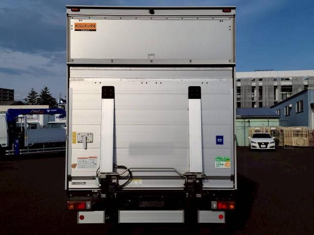 Hino DUTRO 2020-05 6689545-4
