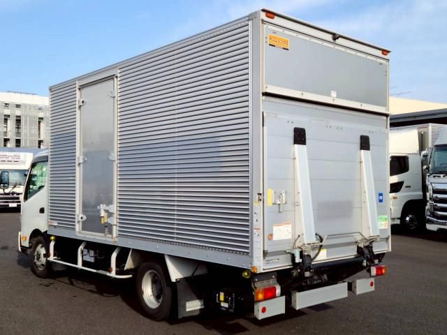 Hino DUTRO 2020-05 6689545-5