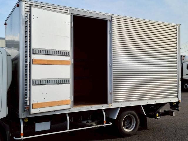 Hino DUTRO 2020-05 6689545-7