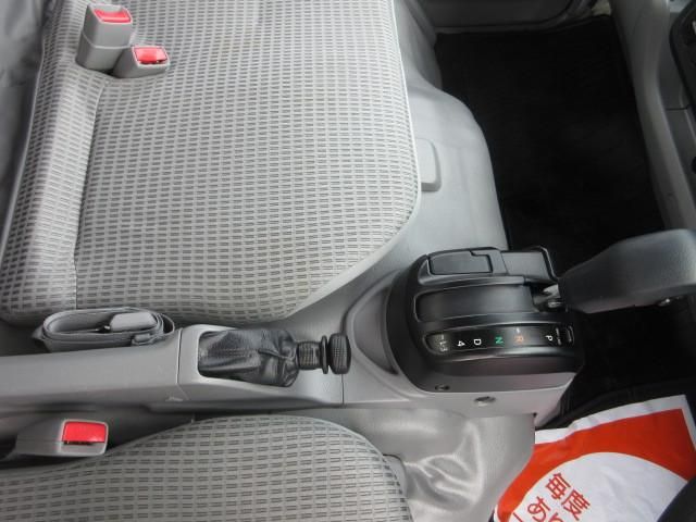 Hino DUTRO 2018-03 6689550-14