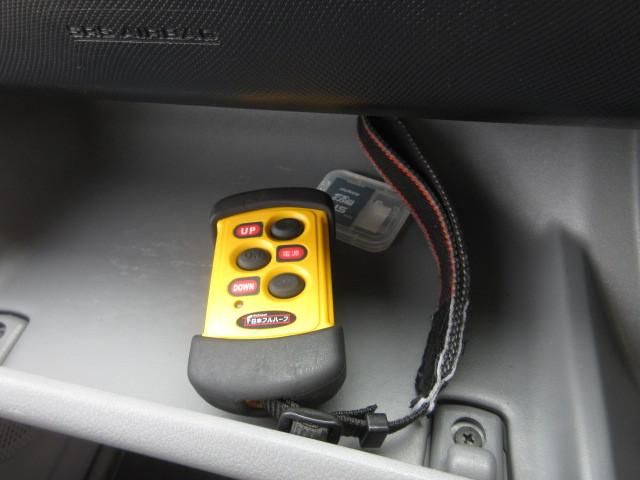 Hino DUTRO 2018-03 6689550-15