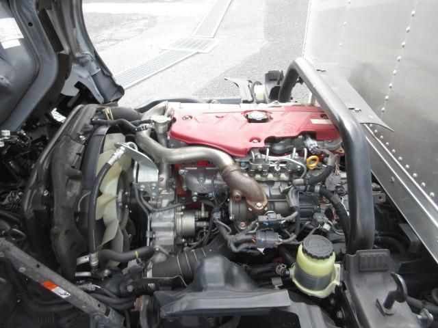 Hino DUTRO 2018-03 6689550-23