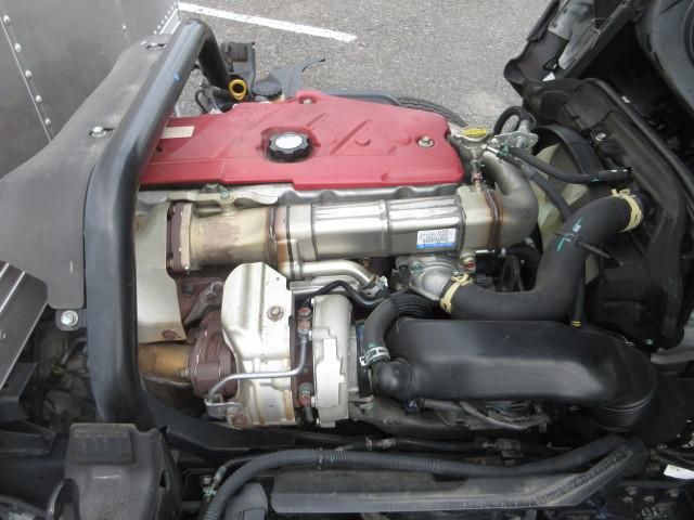 Hino DUTRO 2018-03 6689550-24