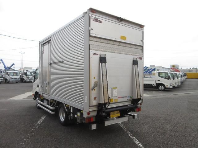 Hino DUTRO 2018-03 6689550-3
