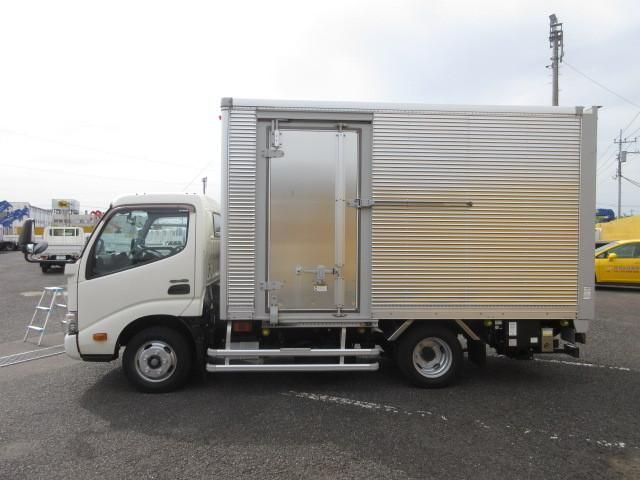 Hino DUTRO 2018-03 6689550-4