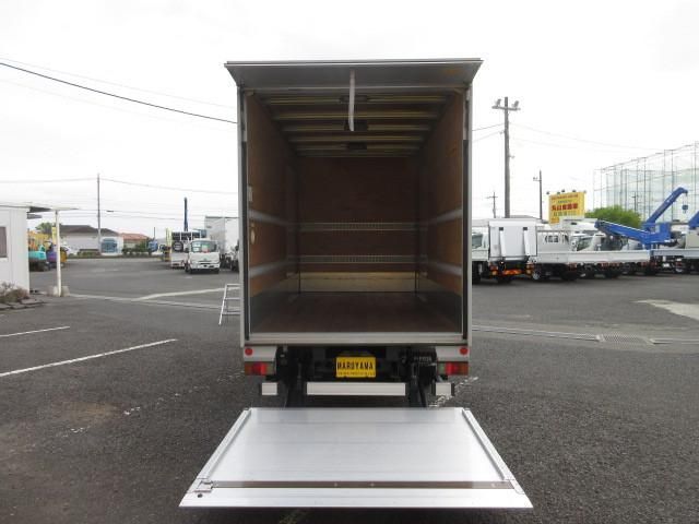 Hino DUTRO 2018-03 6689550-7