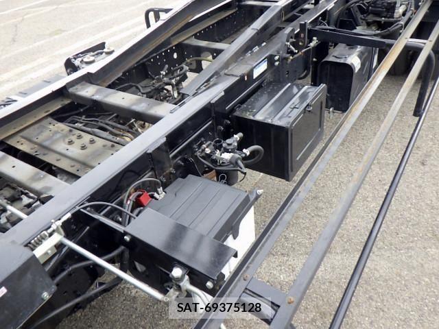 Hino DUTRO 2024-05 6716067-11