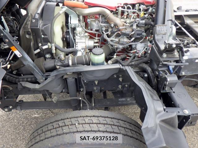 Hino DUTRO 2024-05 6716067-22