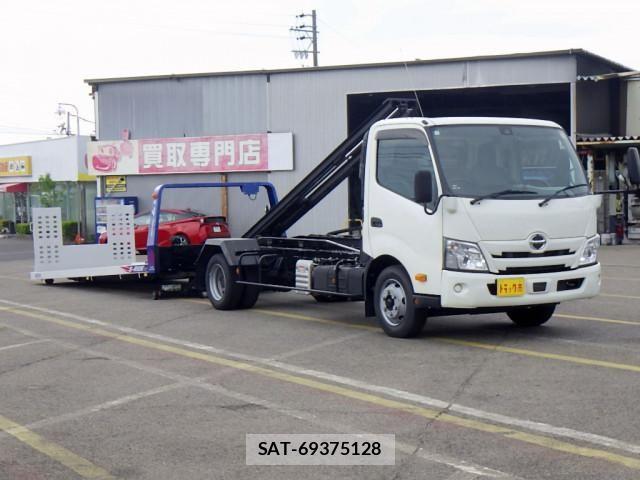 Hino DUTRO 2024-05 6716067-26