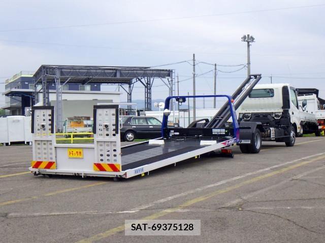 Hino DUTRO 2024-05 6716067-27