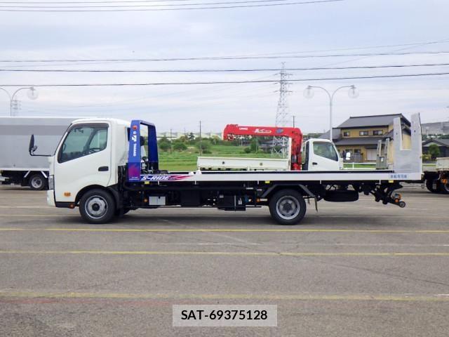 Hino DUTRO 2024-05 6716067-3