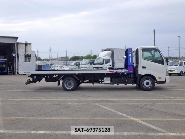 Hino DUTRO 2024-05 6716067-4