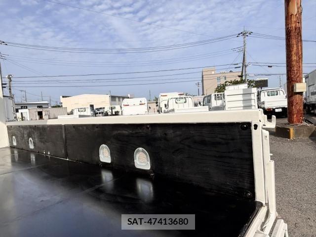 Hino DUTRO 2012-02 6716068-11